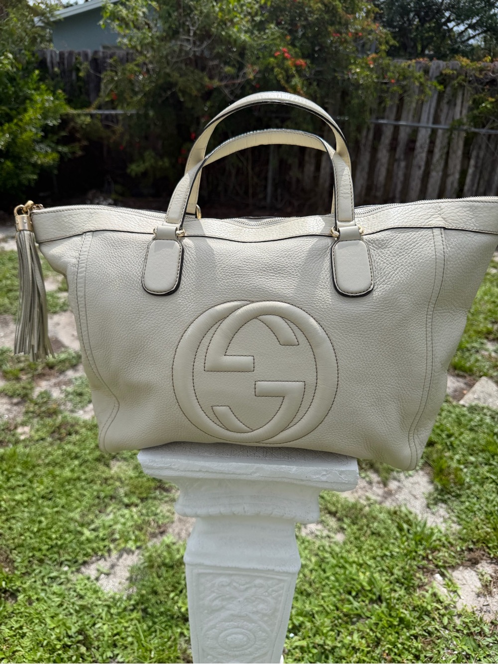 Gucci Cream Pebbled Leather Logo Tote with Tassel